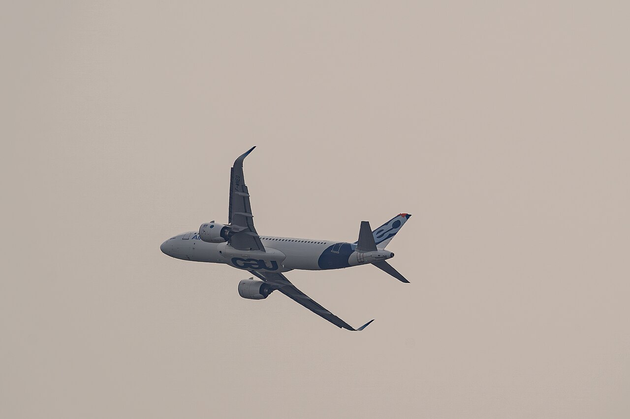 Airbus A320neo commercial airliner