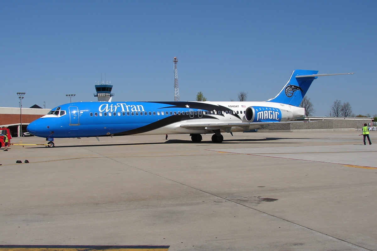 N988AT (Boeing 717-200)