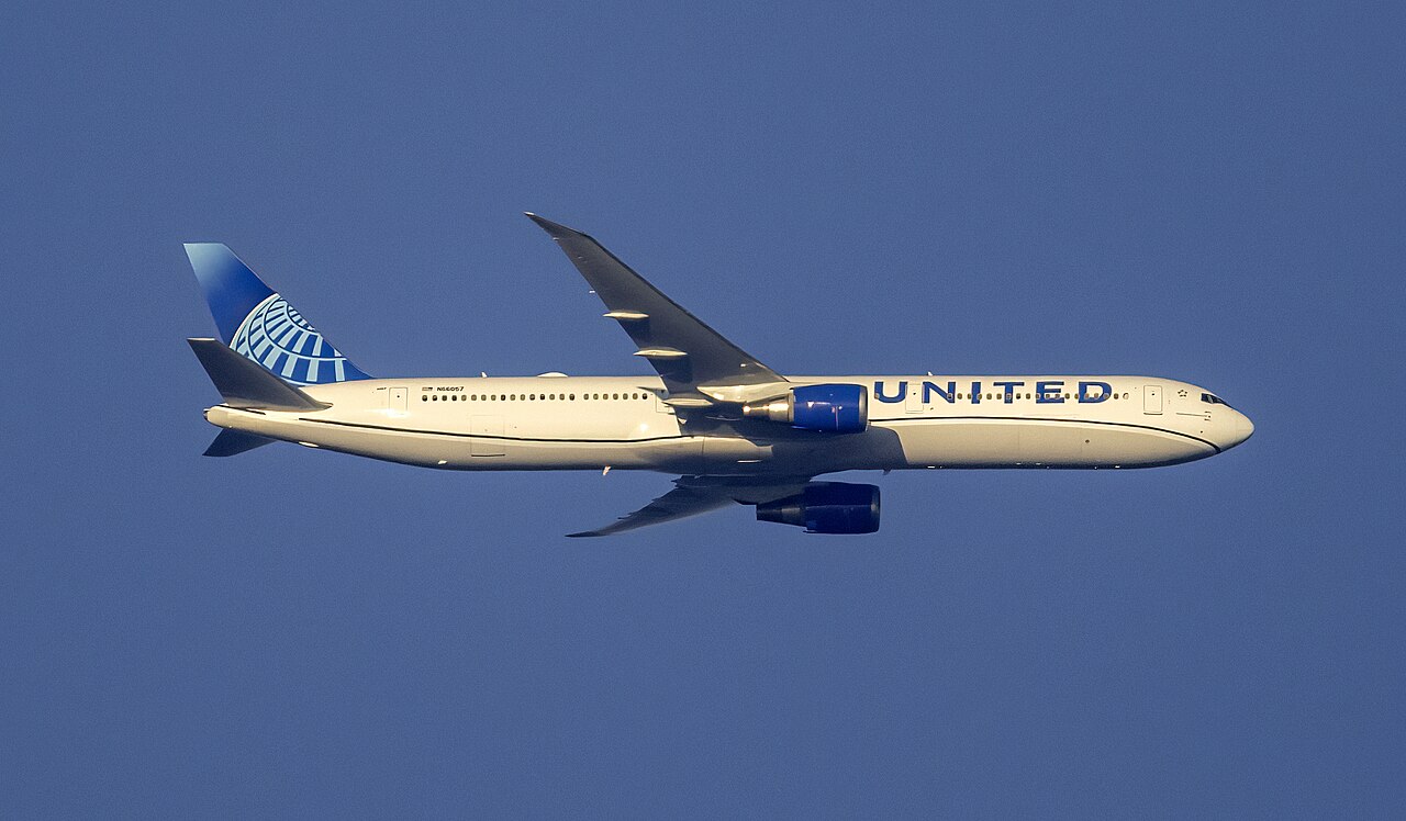 N66051 (Boeing 767-400ER)