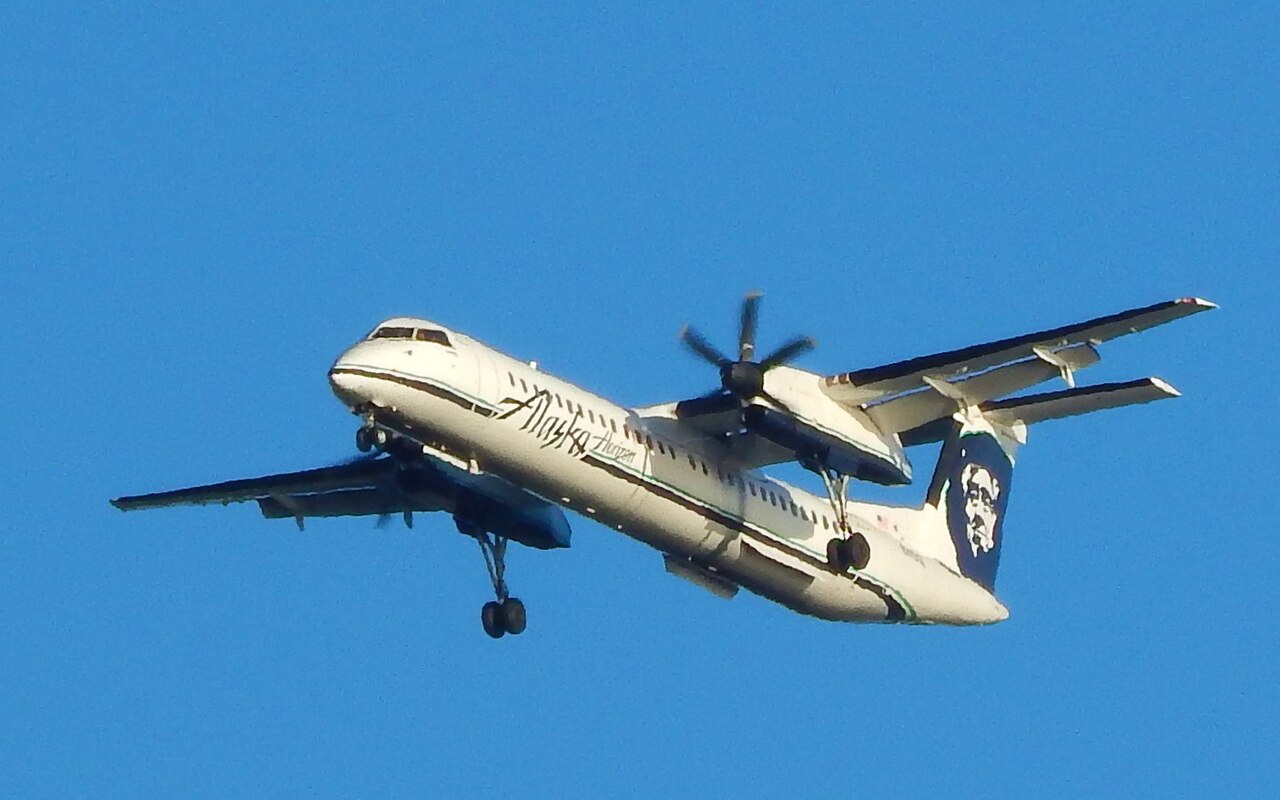 De Havilland Canada Dash 8-400 commercial airliner