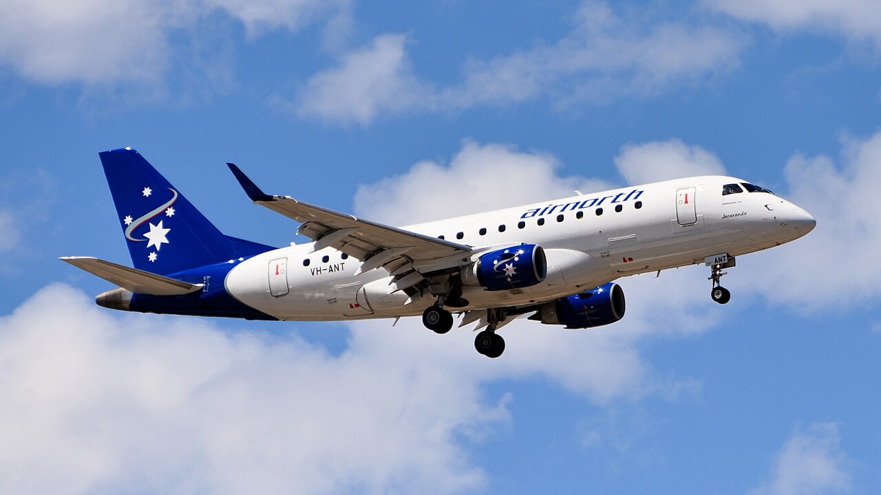 N633RW (Embraer E170)